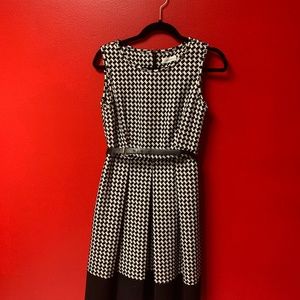 Calvin Klein Houndstooth/ Checkered Dress, Large